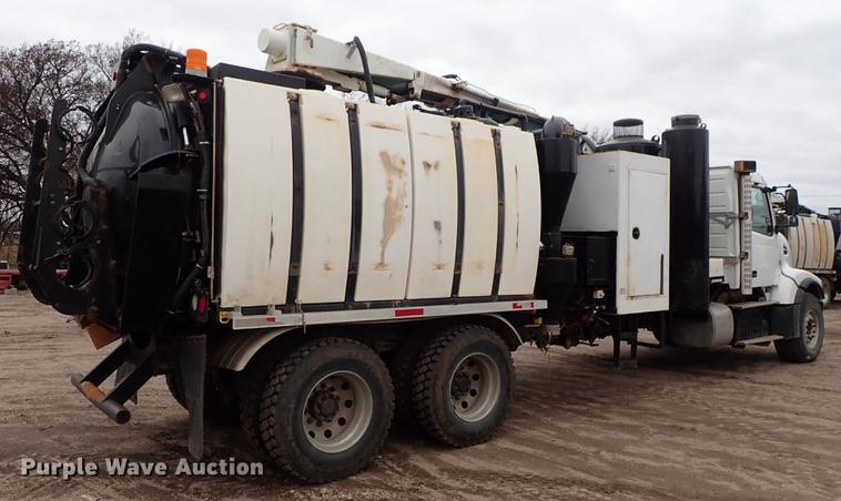 image for item DC1348 2011 Volvo VHD hydrovac truck