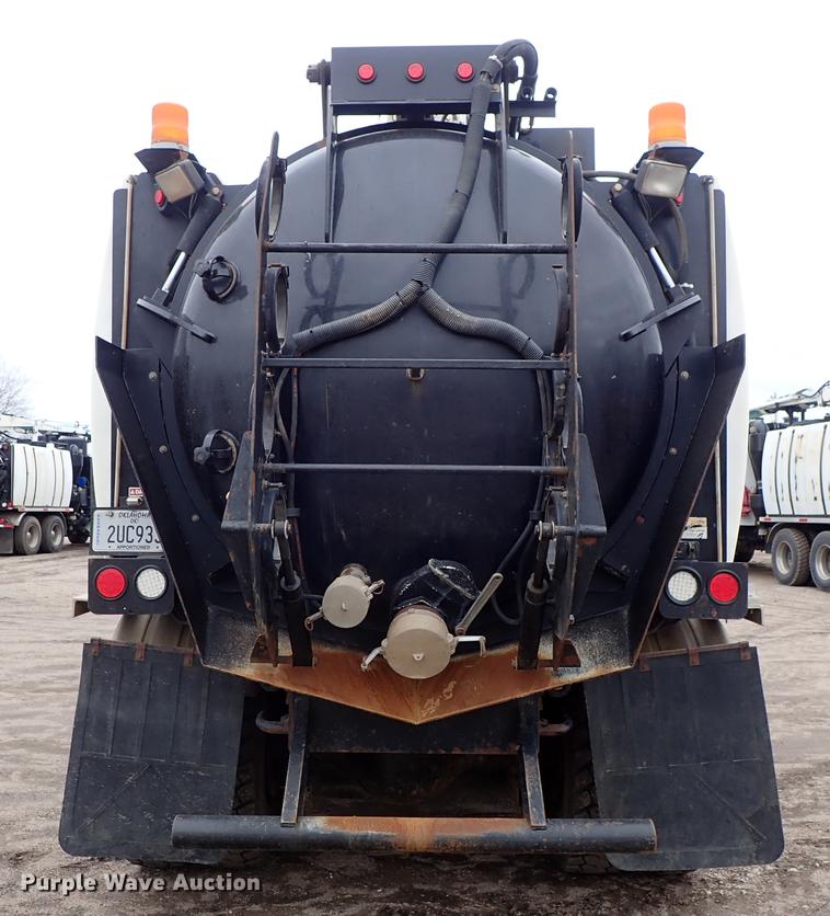 image for item DC1348 2011 Volvo VHD hydrovac truck