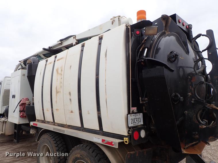 image for item DC1348 2011 Volvo VHD hydrovac truck
