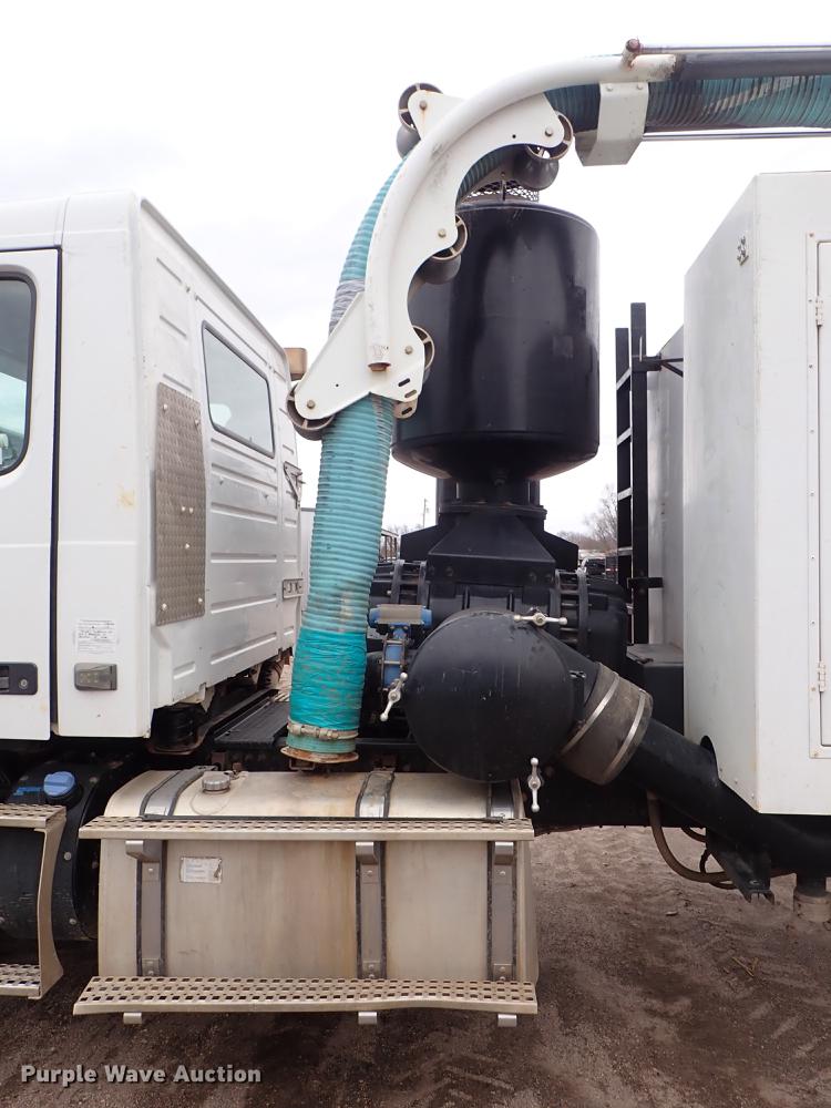 image for item DC1348 2011 Volvo VHD hydrovac truck