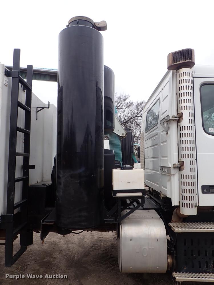 image for item DC1348 2011 Volvo VHD hydrovac truck