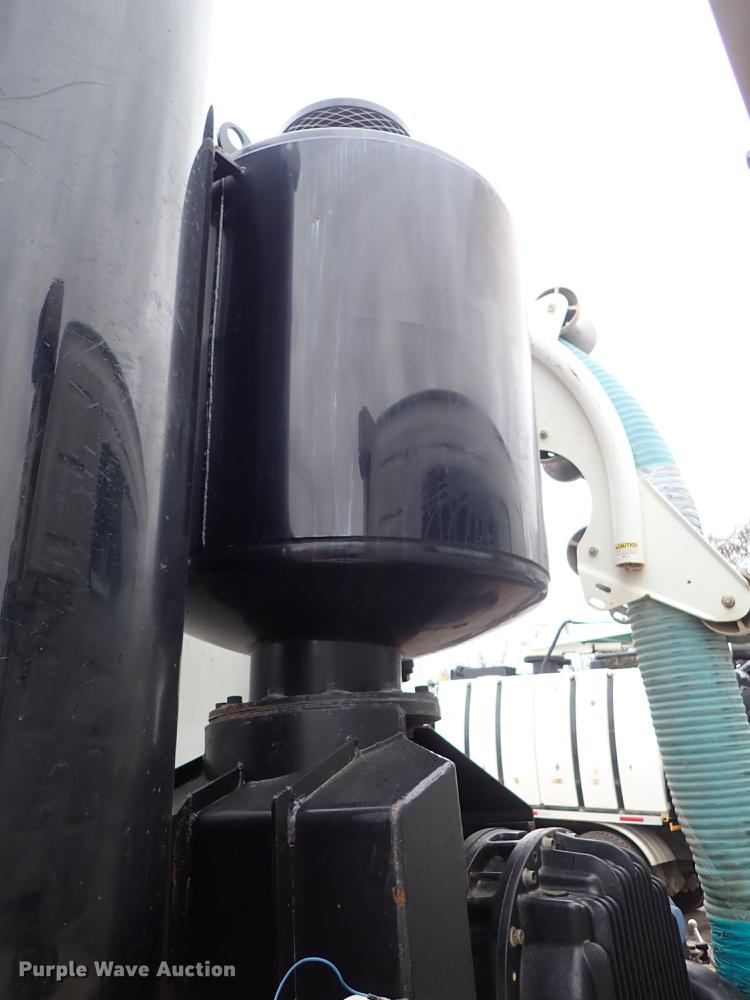 image for item DC1348 2011 Volvo VHD hydrovac truck