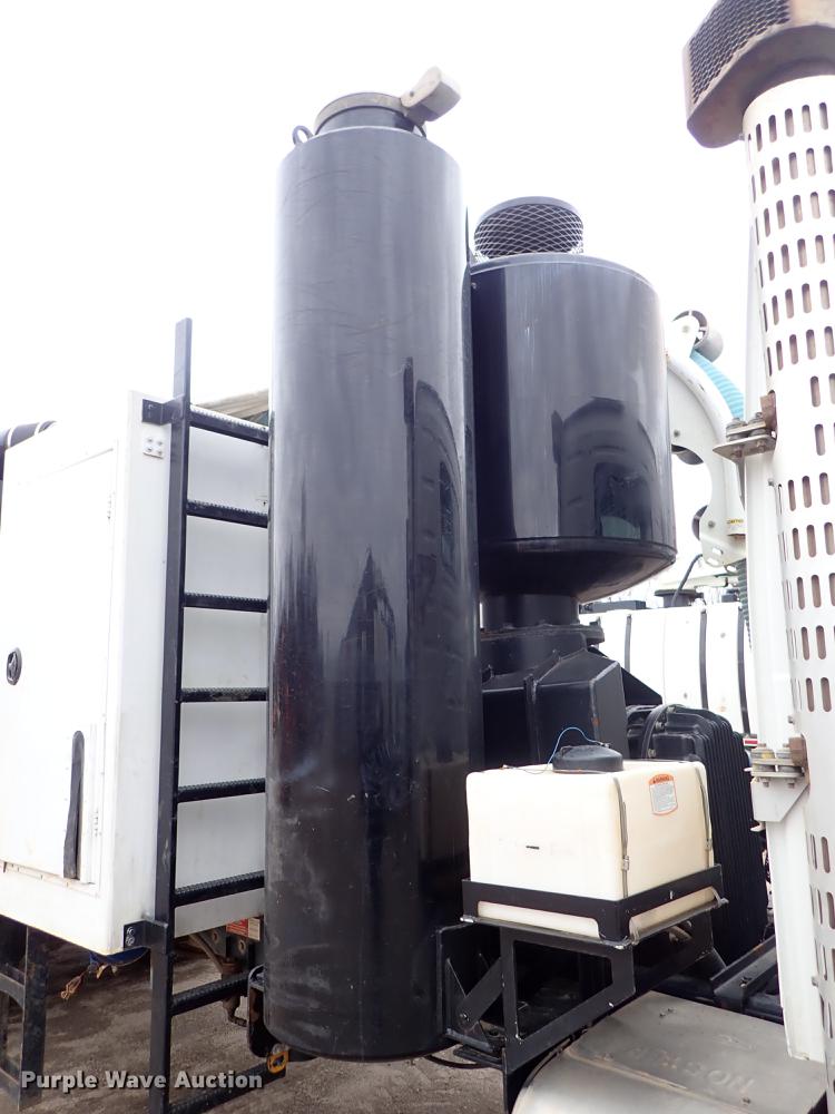 image for item DC1348 2011 Volvo VHD hydrovac truck