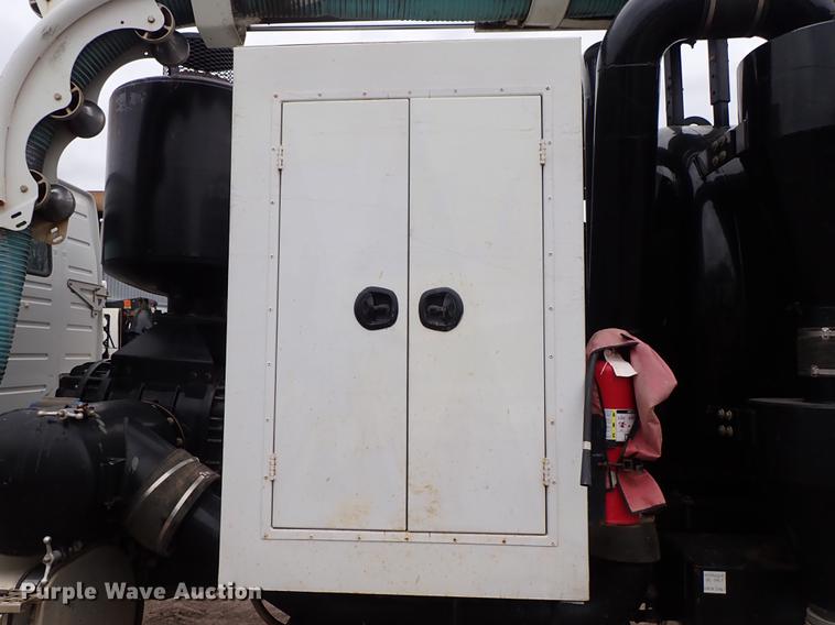 image for item DC1348 2011 Volvo VHD hydrovac truck