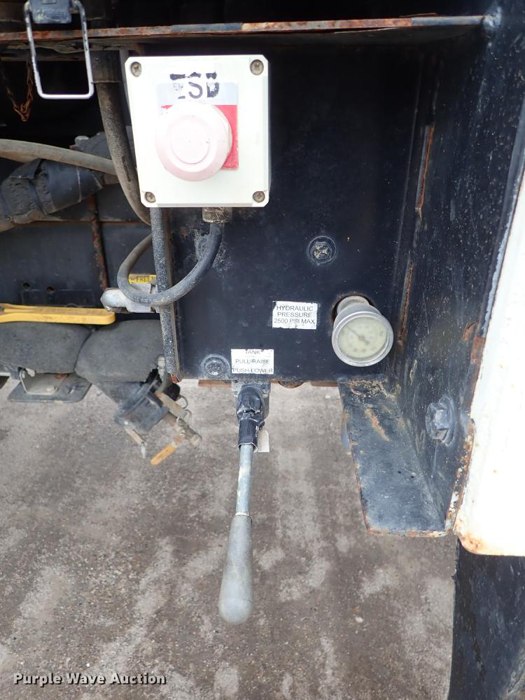 image for item DC1348 2011 Volvo VHD hydrovac truck