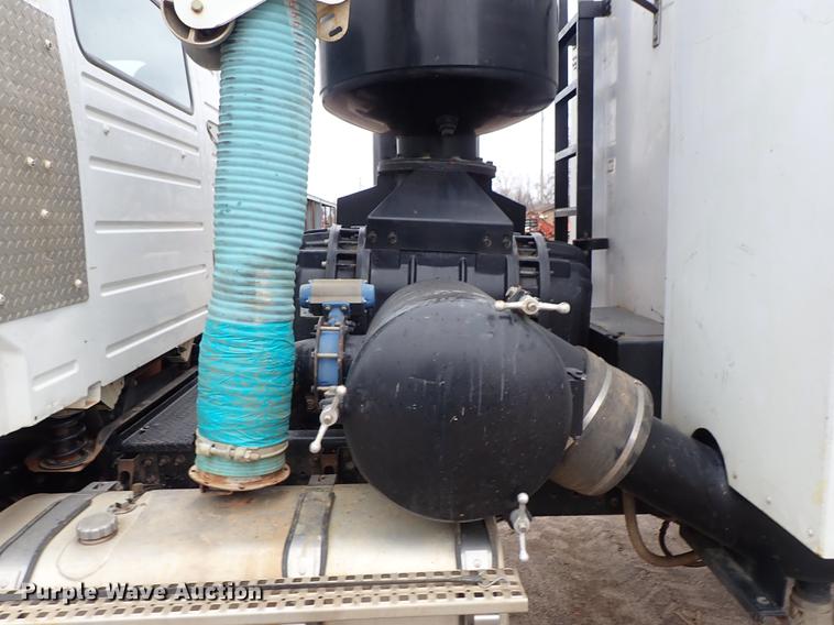 image for item DC1348 2011 Volvo VHD hydrovac truck