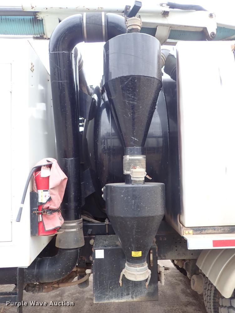 image for item DC1348 2011 Volvo VHD hydrovac truck