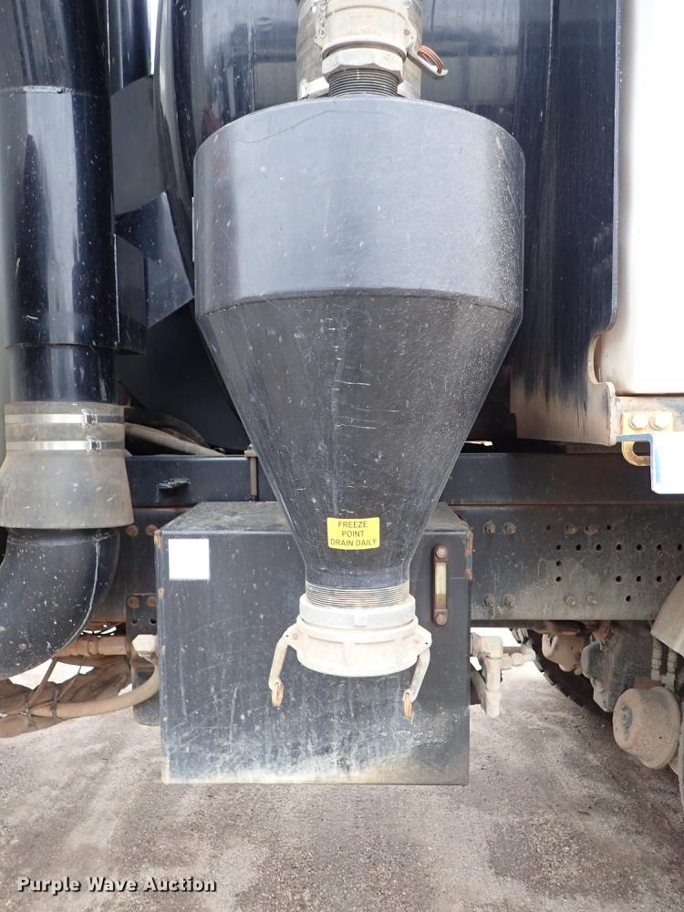 image for item DC1348 2011 Volvo VHD hydrovac truck