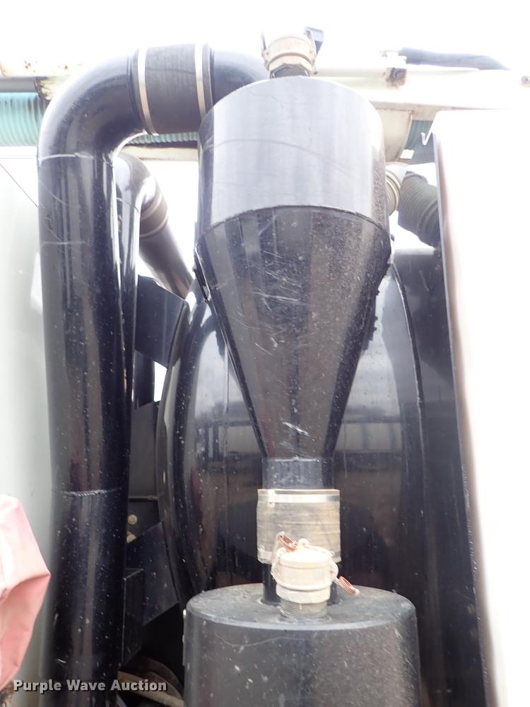 image for item DC1348 2011 Volvo VHD hydrovac truck