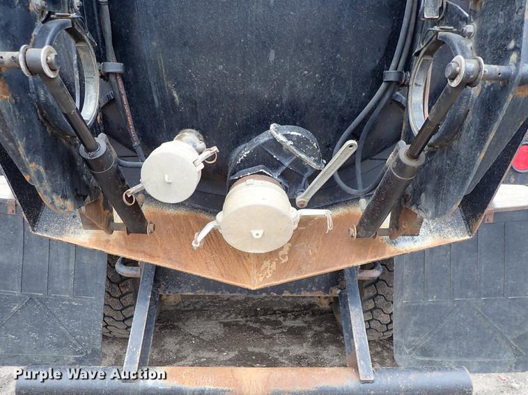 image for item DC1348 2011 Volvo VHD hydrovac truck