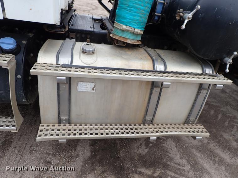 image for item DC1348 2011 Volvo VHD hydrovac truck