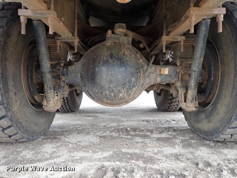 image for item DC1348 2011 Volvo VHD hydrovac truck