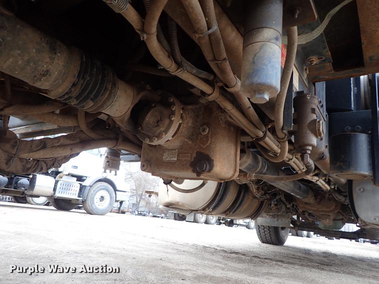 image for item DC1348 2011 Volvo VHD hydrovac truck