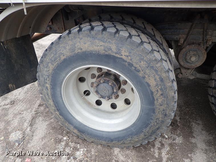 image for item DC1348 2011 Volvo VHD hydrovac truck