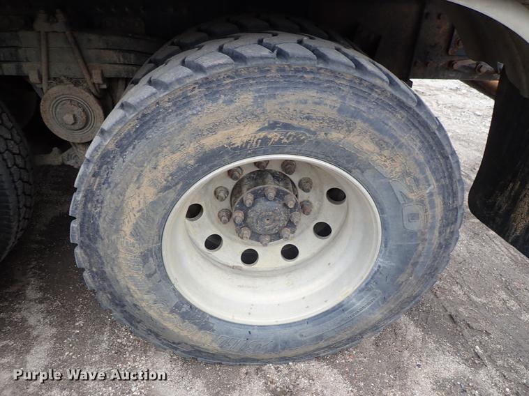 image for item DC1348 2011 Volvo VHD hydrovac truck