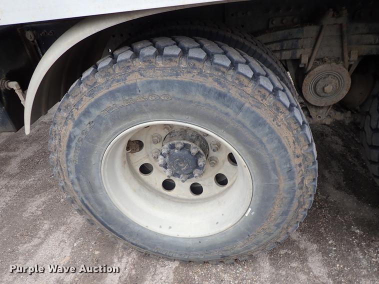 image for item DC1348 2011 Volvo VHD hydrovac truck