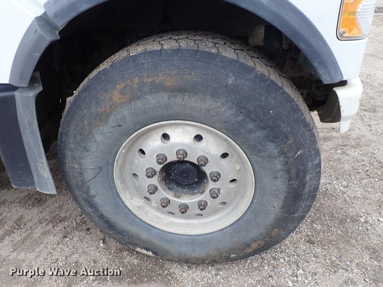 image for item DC1348 2011 Volvo VHD hydrovac truck