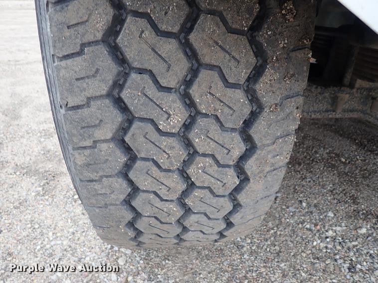 image for item DC1348 2011 Volvo VHD hydrovac truck