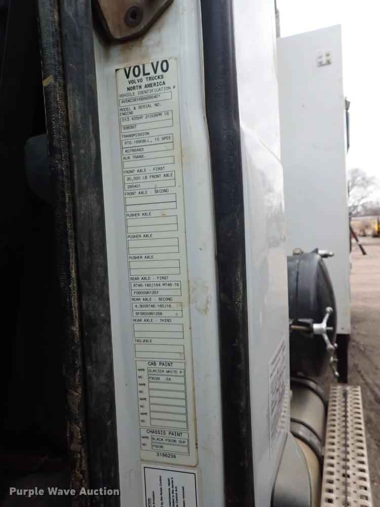 image for item DC1348 2011 Volvo VHD hydrovac truck