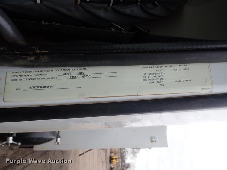 image for item DC1348 2011 Volvo VHD hydrovac truck