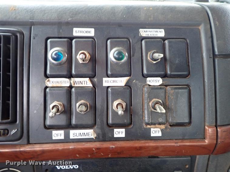 image for item DC1348 2011 Volvo VHD hydrovac truck