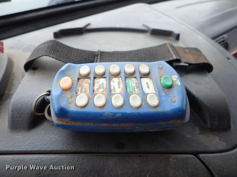 image for item DC1348 2011 Volvo VHD hydrovac truck