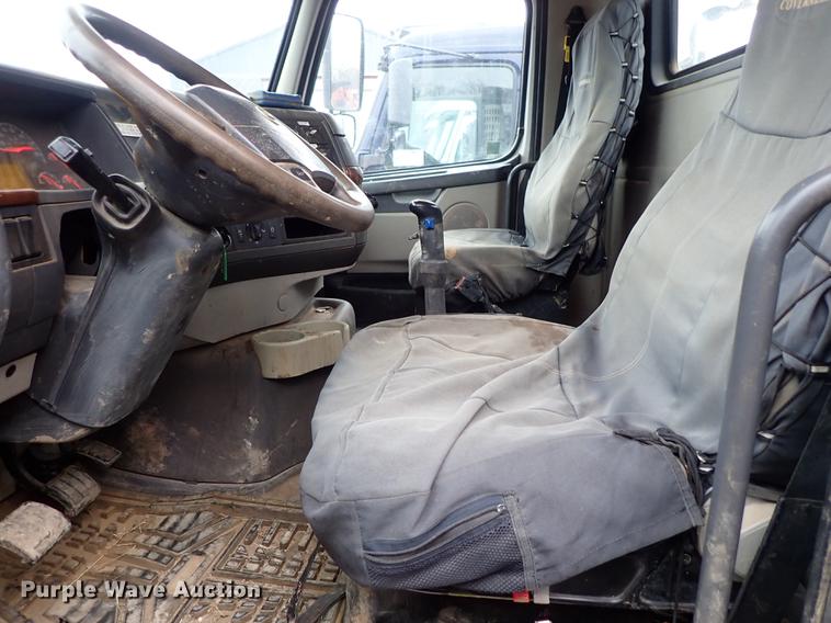 image for item DC1348 2011 Volvo VHD hydrovac truck