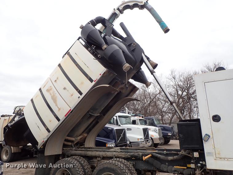 image for item DC1348 2011 Volvo VHD hydrovac truck