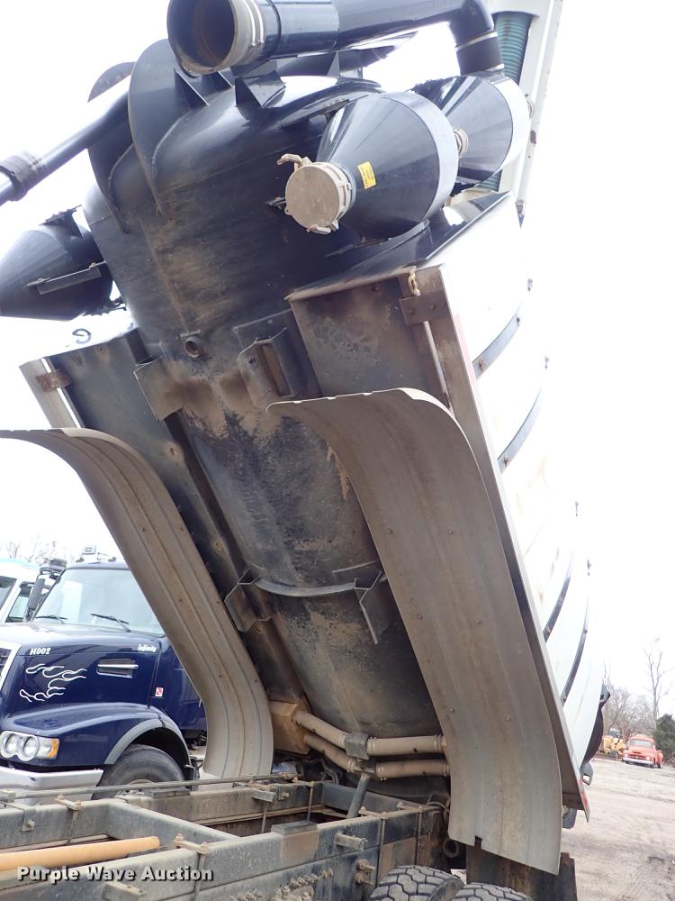 image for item DC1348 2011 Volvo VHD hydrovac truck