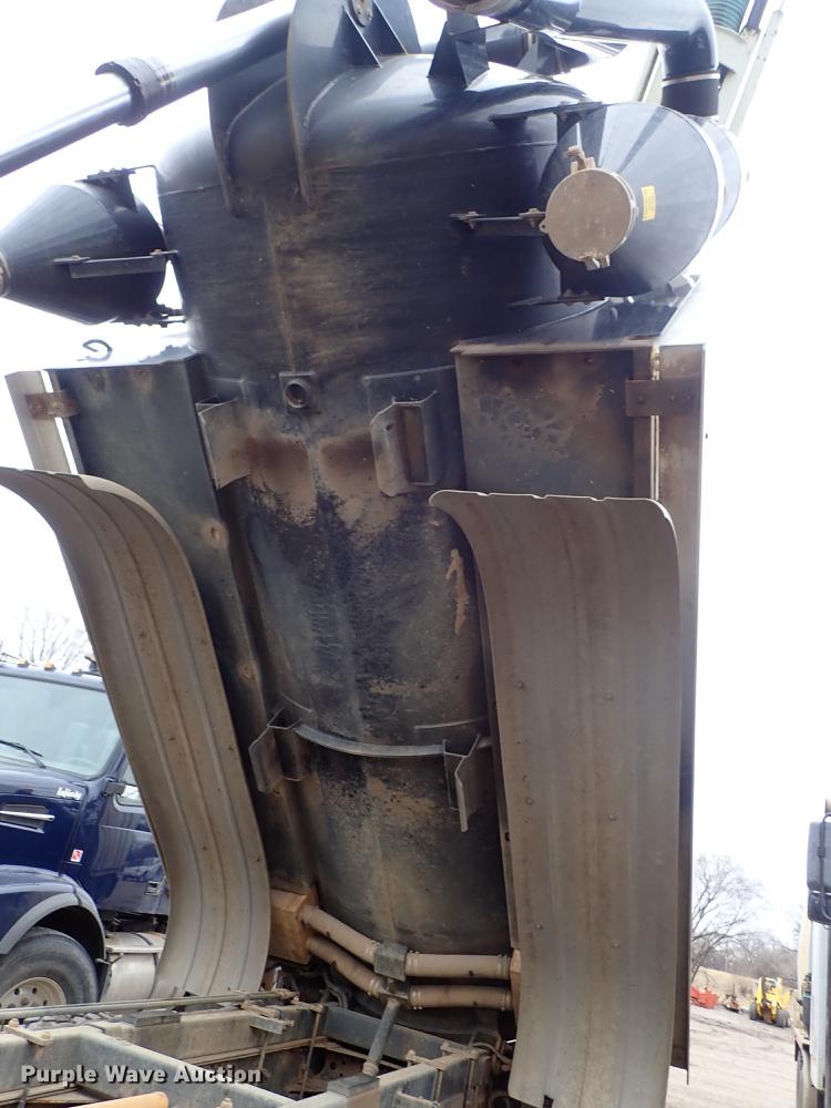 image for item DC1348 2011 Volvo VHD hydrovac truck