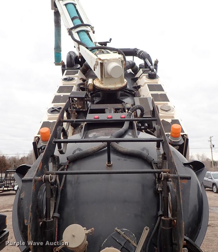 image for item DC1348 2011 Volvo VHD hydrovac truck