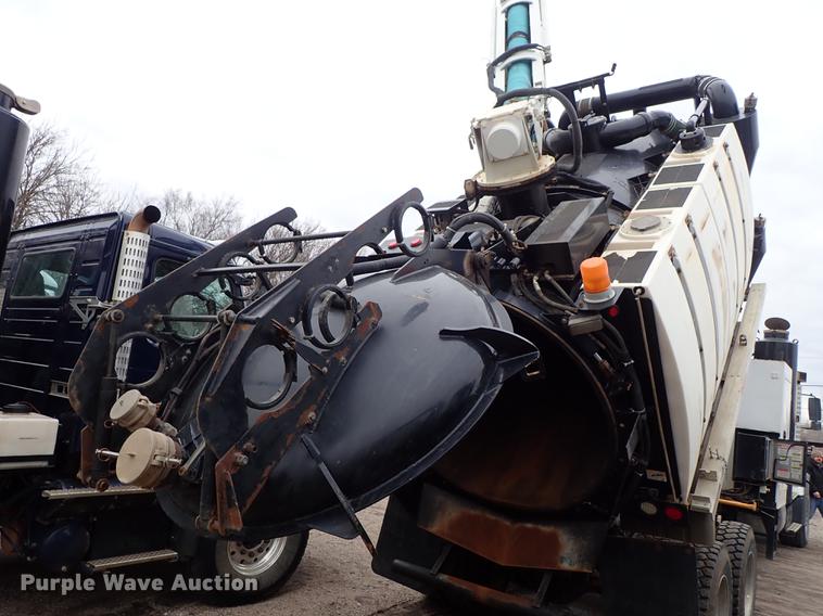 image for item DC1348 2011 Volvo VHD hydrovac truck