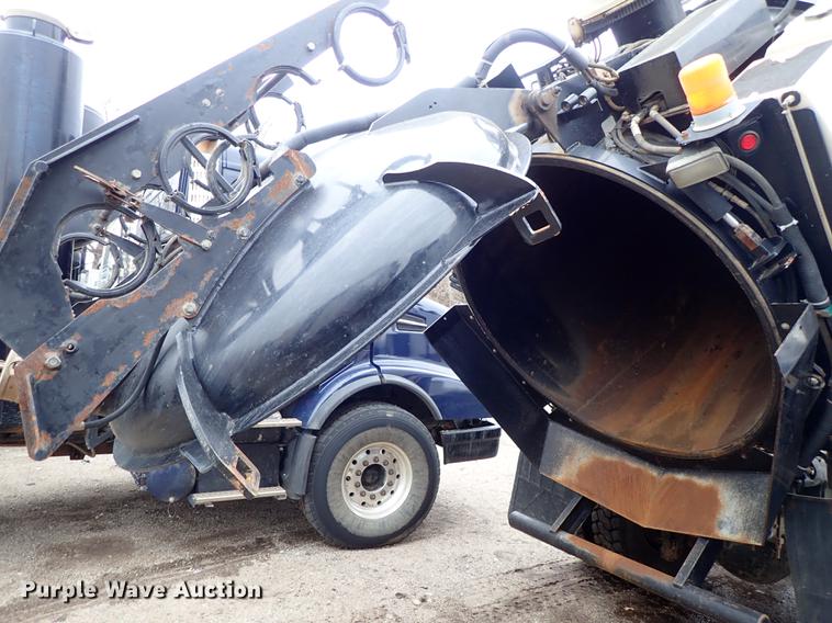 image for item DC1348 2011 Volvo VHD hydrovac truck