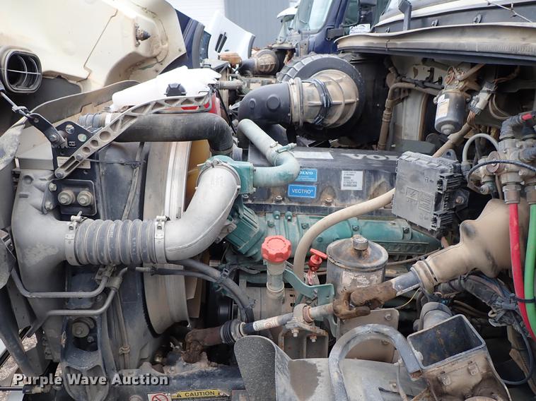 image for item DC1348 2011 Volvo VHD hydrovac truck