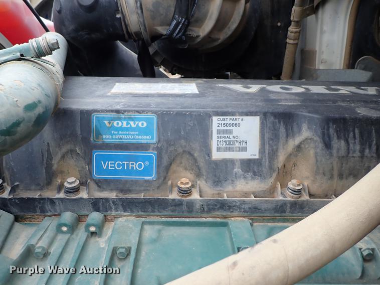 image for item DC1348 2011 Volvo VHD hydrovac truck