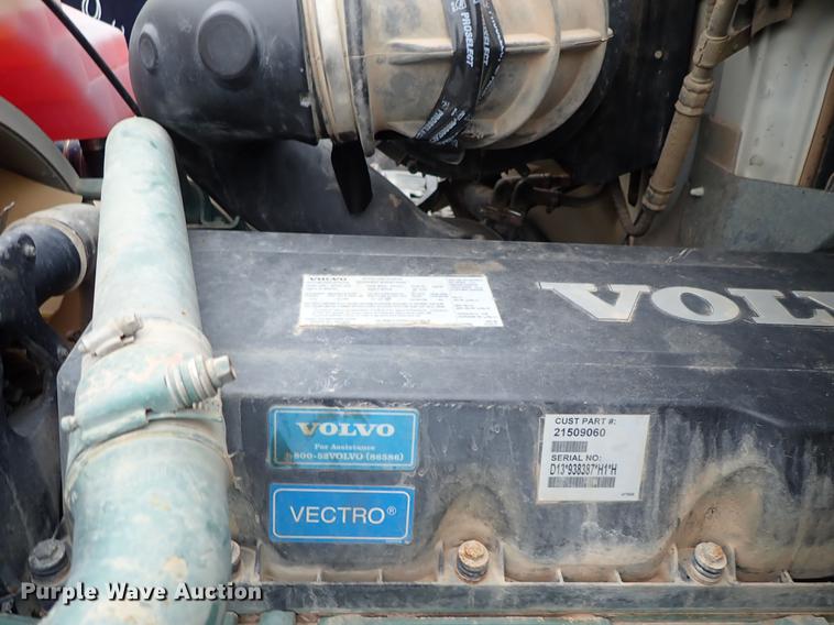 image for item DC1348 2011 Volvo VHD hydrovac truck