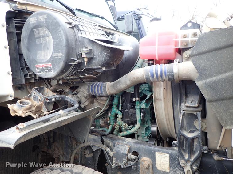 image for item DC1348 2011 Volvo VHD hydrovac truck