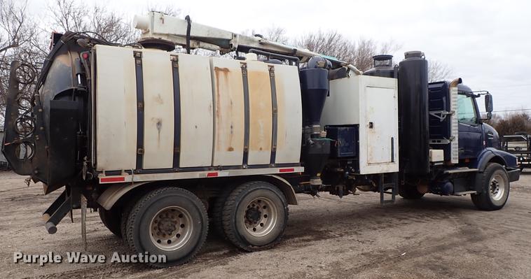 image for item DC1349 2008 Volvo VHD hydrovac truck