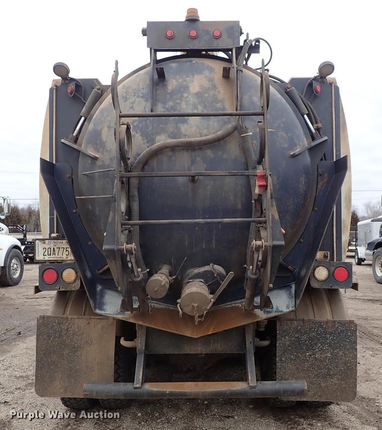 image for item DC1349 2008 Volvo VHD hydrovac truck