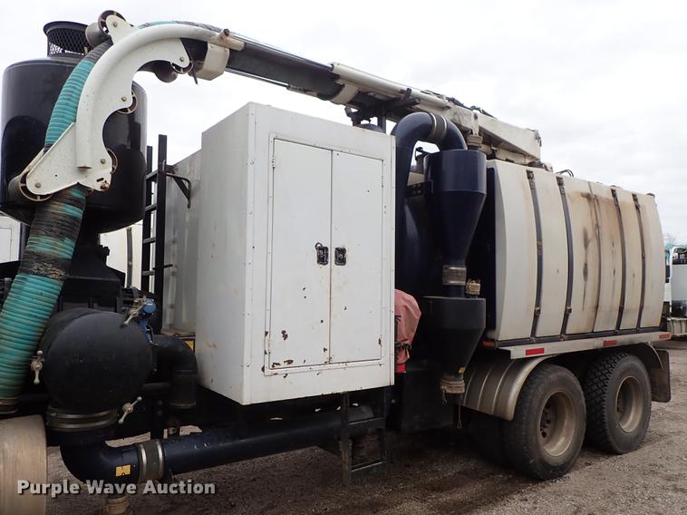 image for item DC1349 2008 Volvo VHD hydrovac truck