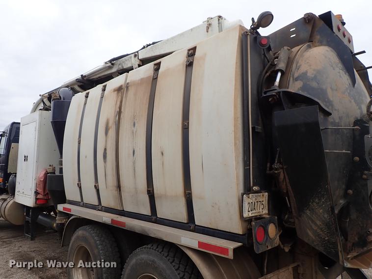 image for item DC1349 2008 Volvo VHD hydrovac truck