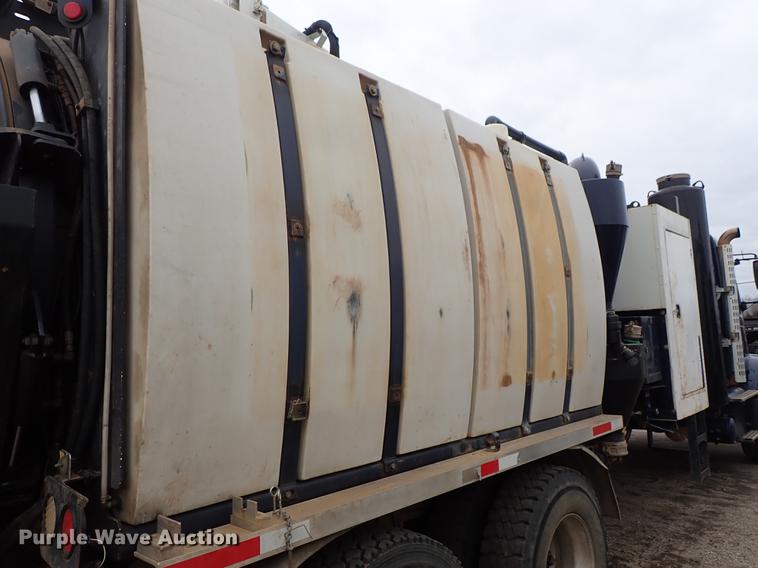 image for item DC1349 2008 Volvo VHD hydrovac truck