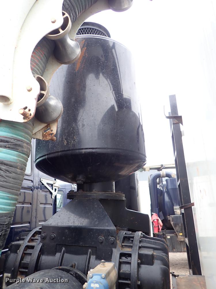 image for item DC1349 2008 Volvo VHD hydrovac truck