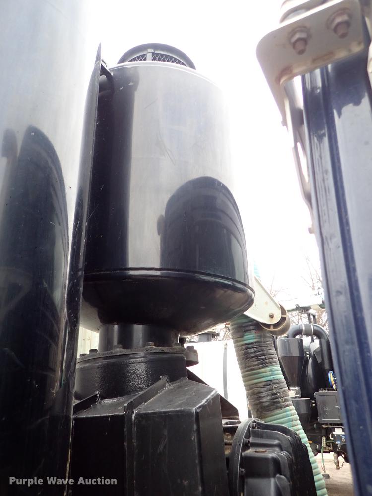 image for item DC1349 2008 Volvo VHD hydrovac truck