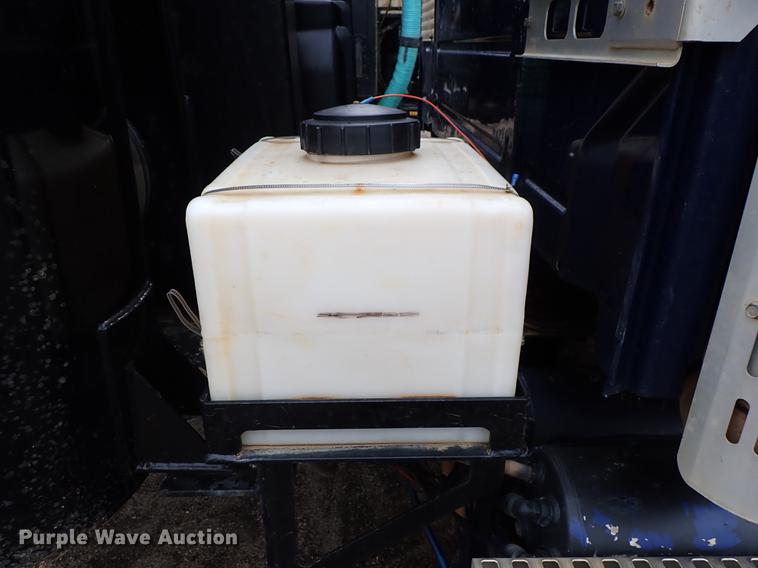 image for item DC1349 2008 Volvo VHD hydrovac truck