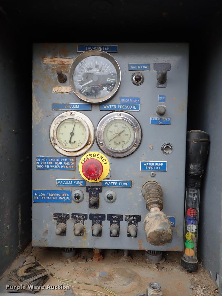 image for item DC1349 2008 Volvo VHD hydrovac truck