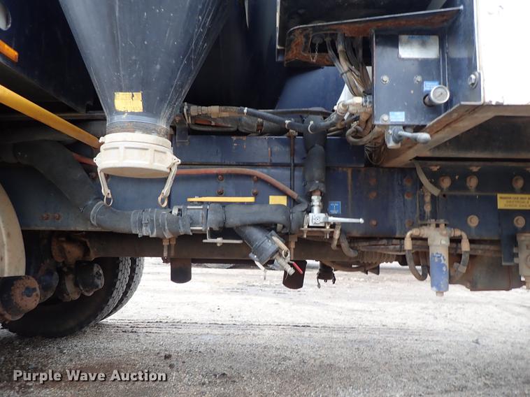 image for item DC1349 2008 Volvo VHD hydrovac truck