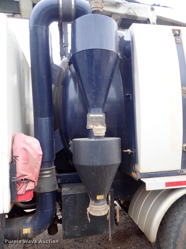 image for item DC1349 2008 Volvo VHD hydrovac truck