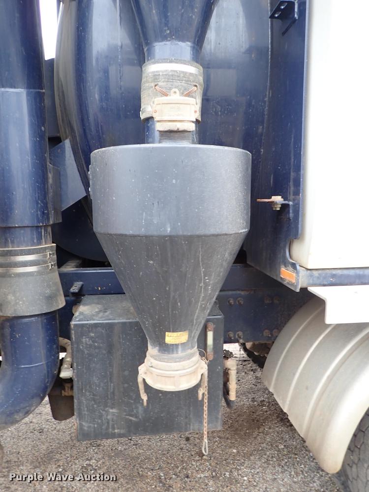 image for item DC1349 2008 Volvo VHD hydrovac truck