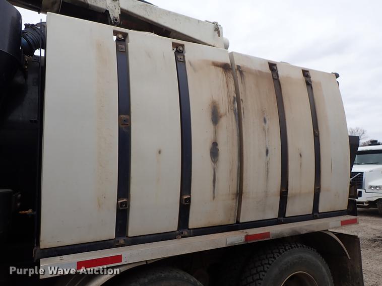 image for item DC1349 2008 Volvo VHD hydrovac truck